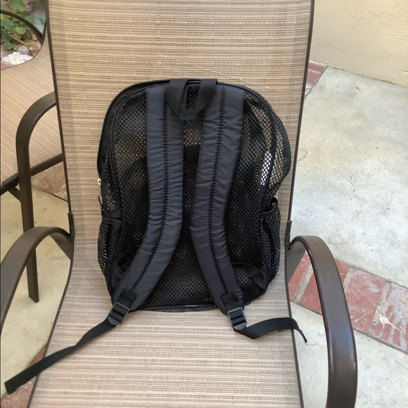 East sport like new mesh backpack - Picture 5 of 6